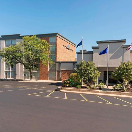 Sonesta Hotel Grand Rapids Airport Экстерьер фото