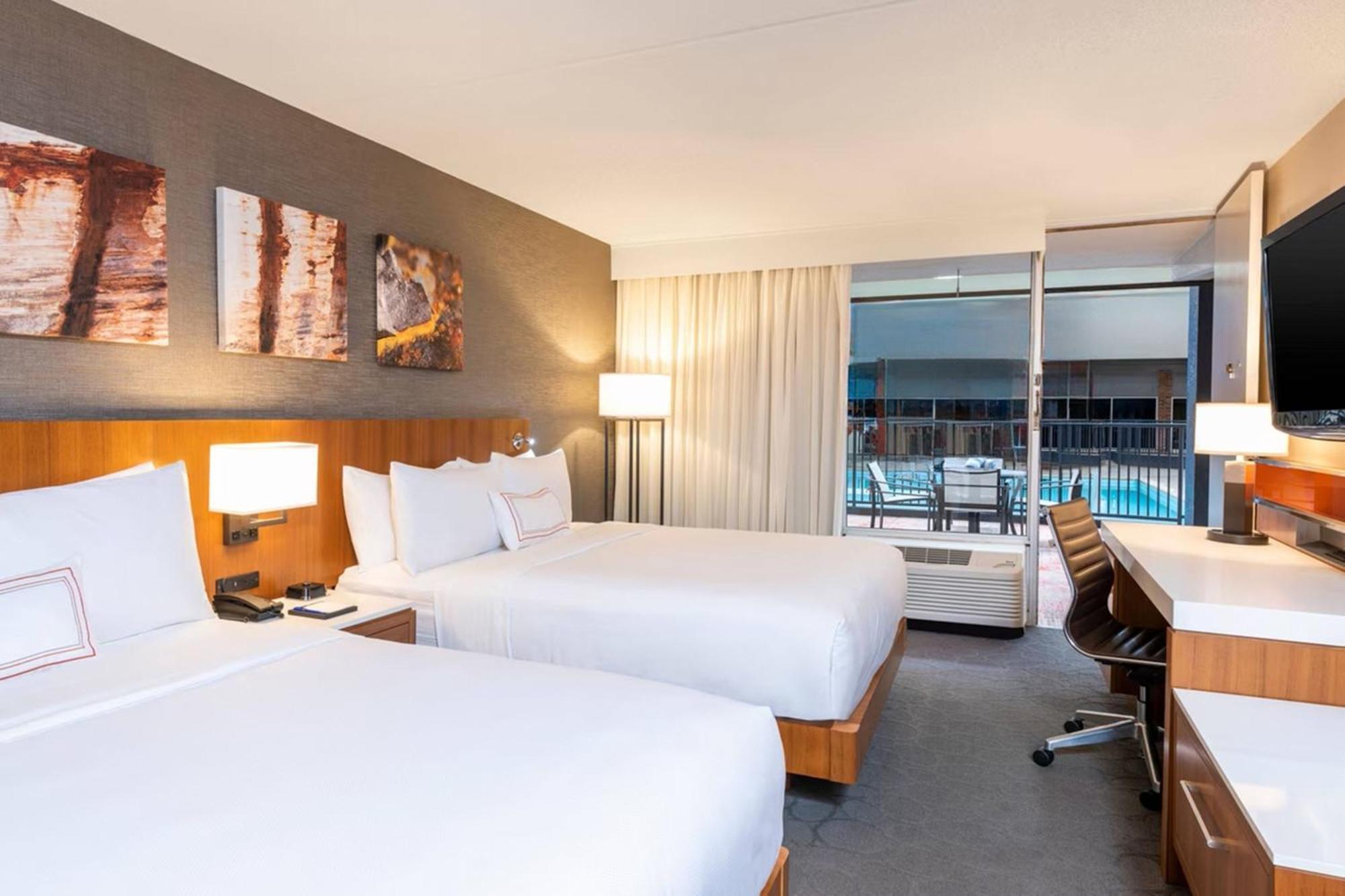 Sonesta Hotel Grand Rapids Airport Экстерьер фото