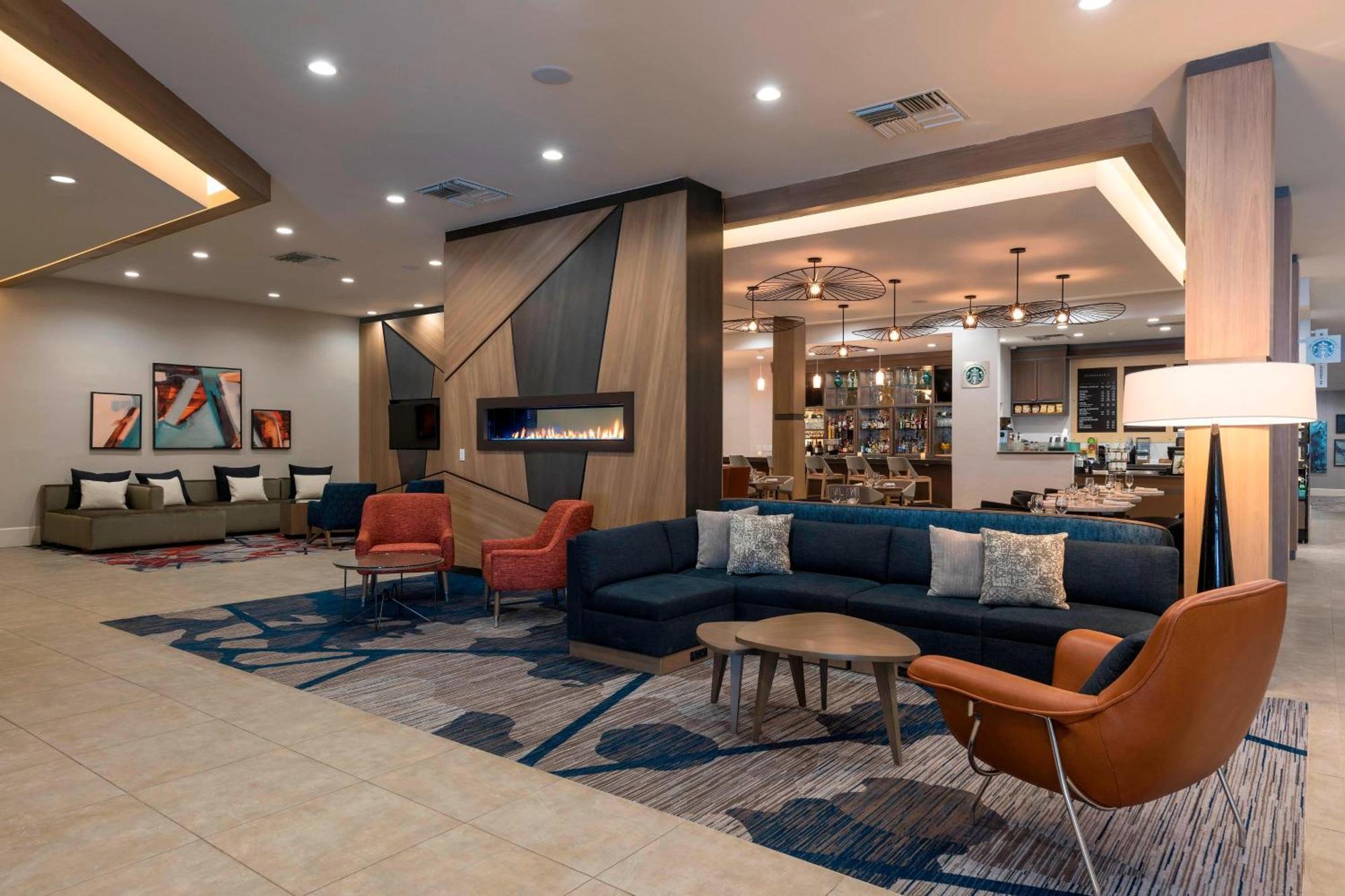 Sonesta Hotel Grand Rapids Airport Экстерьер фото