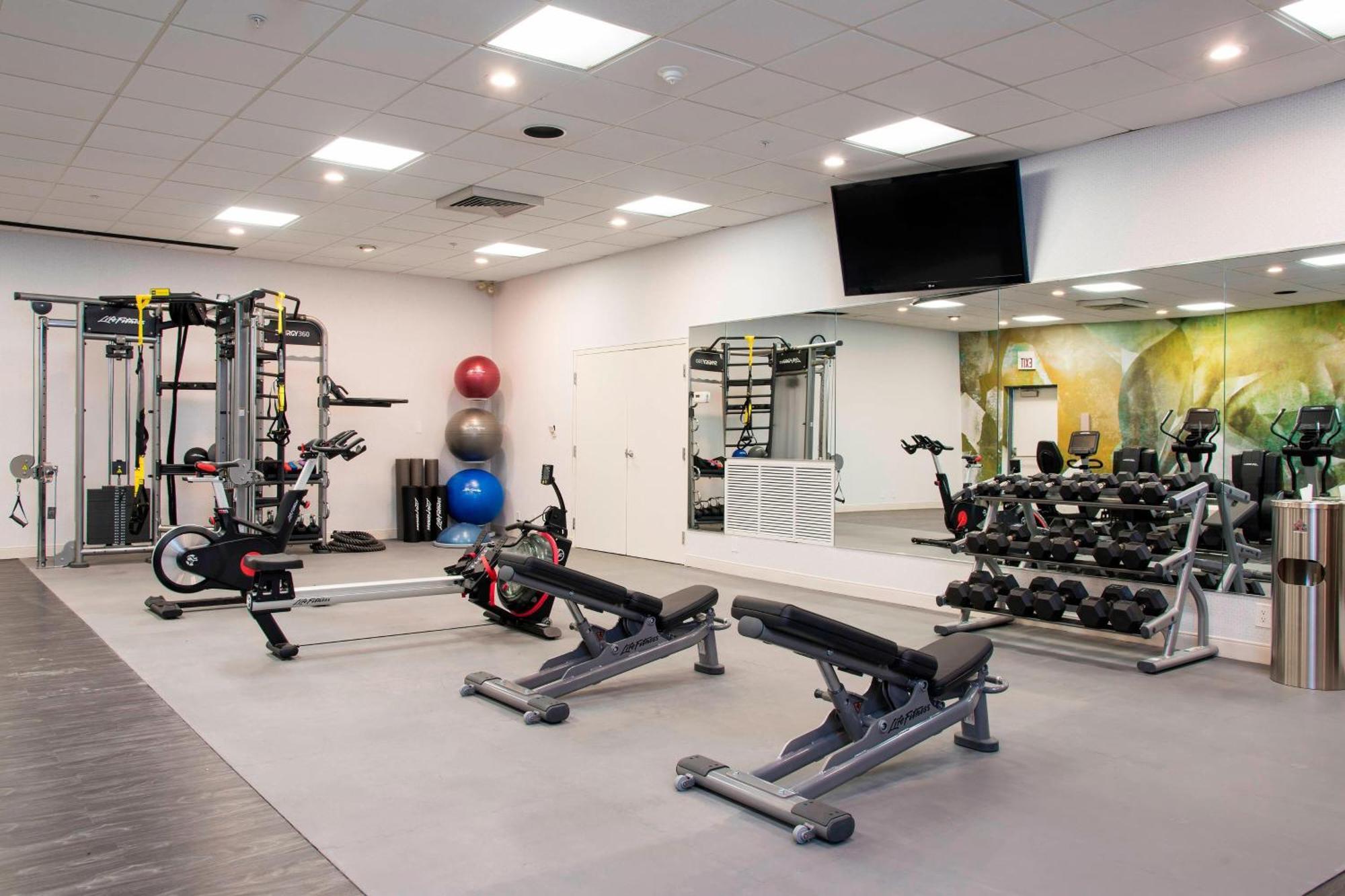 Sonesta Hotel Grand Rapids Airport Экстерьер фото