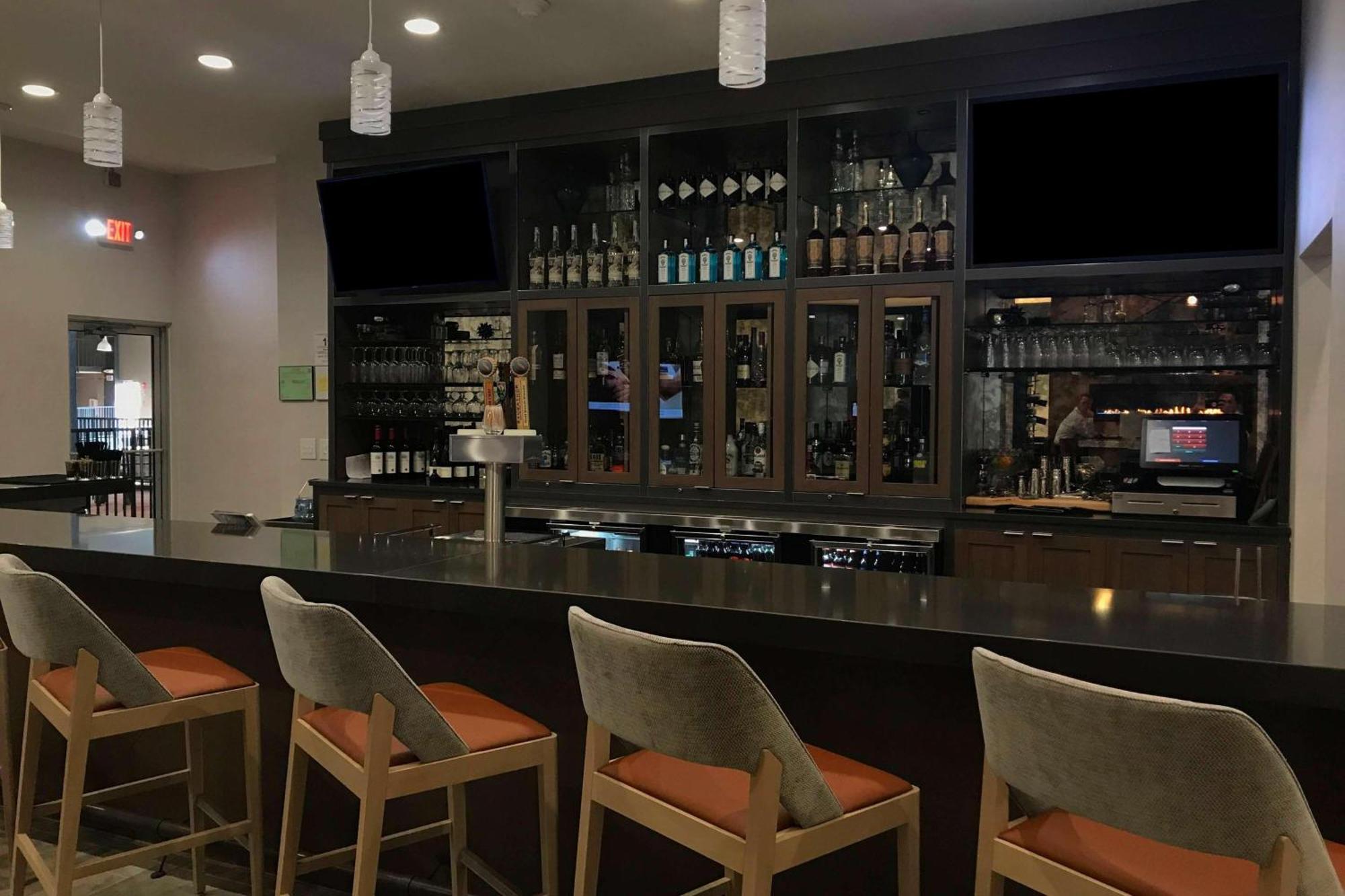 Sonesta Hotel Grand Rapids Airport Экстерьер фото