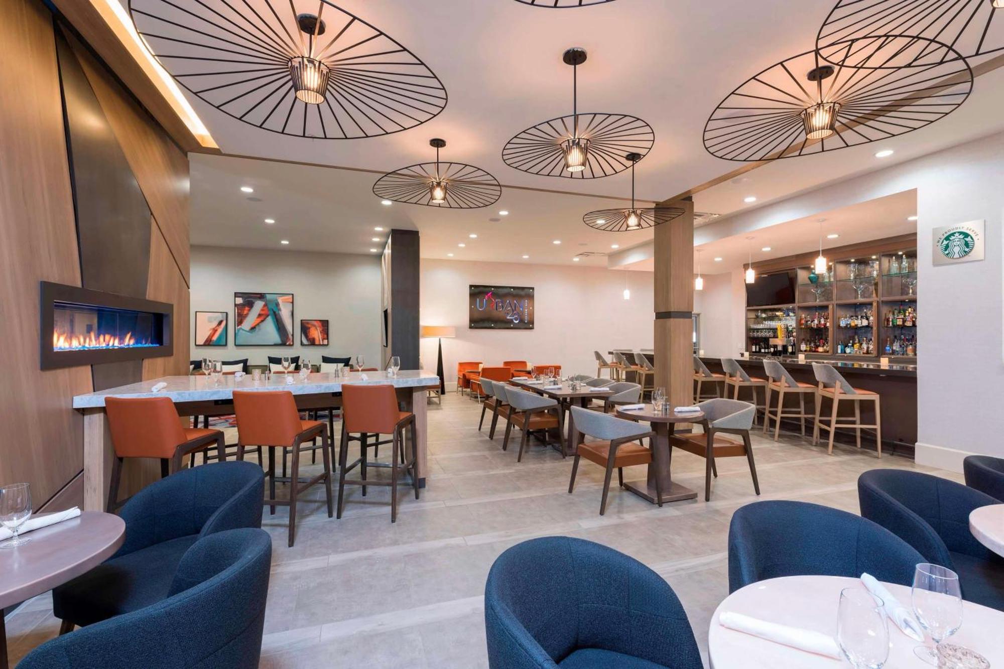 Sonesta Hotel Grand Rapids Airport Экстерьер фото