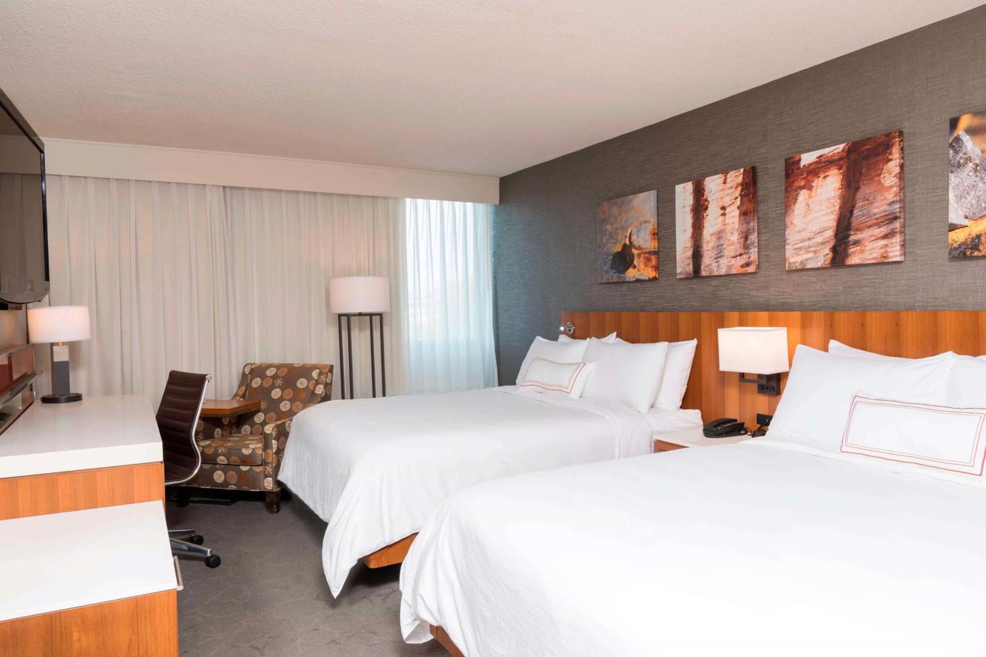 Sonesta Hotel Grand Rapids Airport Экстерьер фото