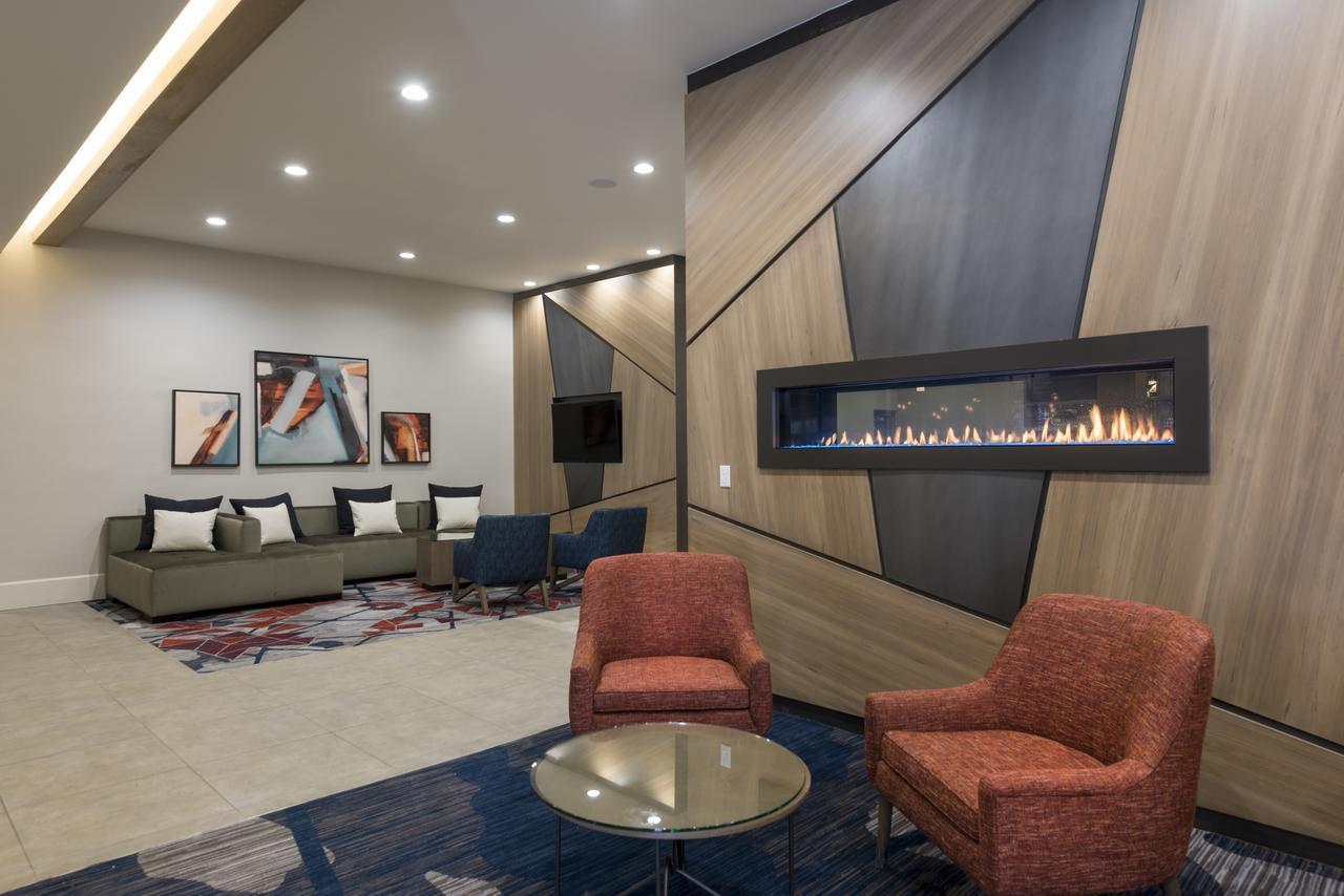 Sonesta Hotel Grand Rapids Airport Экстерьер фото